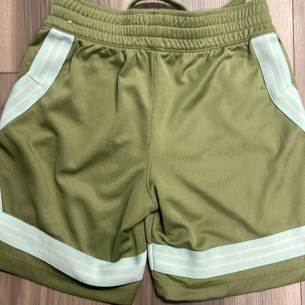 Nike Girls Crossover Dri-Fit Basketball Standard Fit Shorts, 2 pairs - Picture 8 of 12